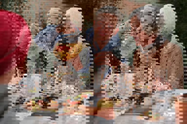 Candlelit Pubs Embrace Zero-Waste Trend with Sustainable Suppers